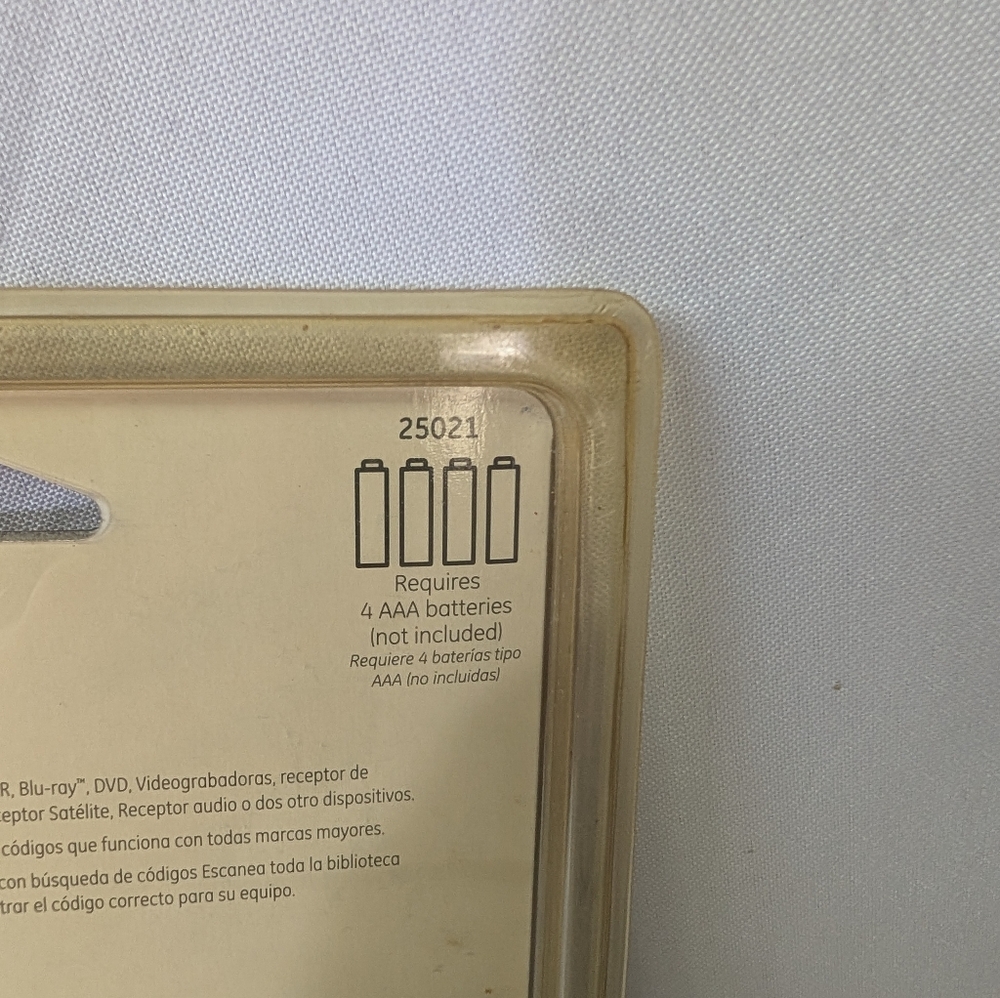 GE Universal Remote Control Set - Picture 6 of 7